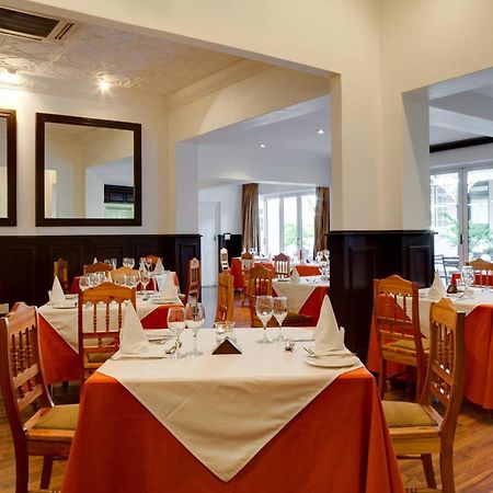 Protea Hotel By Marriott Dorpshuis & Spa Стелленбос Екстер'єр фото