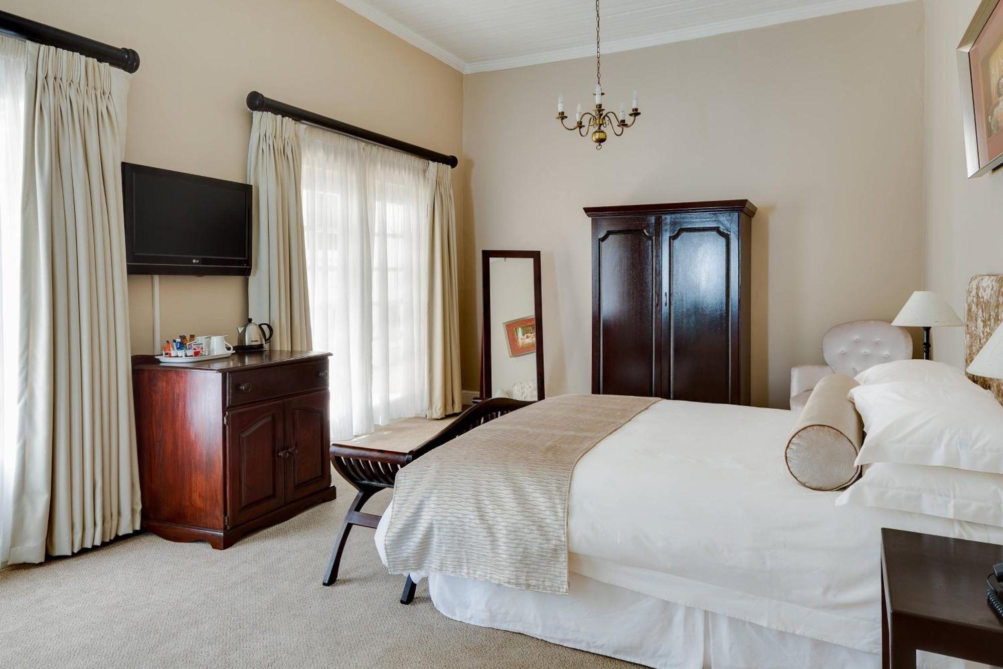 Protea Hotel By Marriott Dorpshuis & Spa Стелленбос Екстер'єр фото